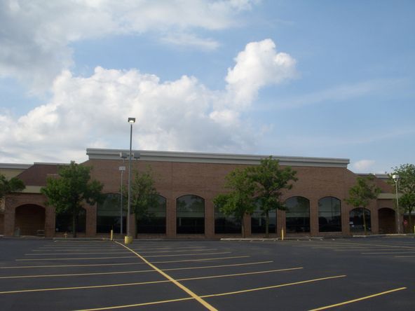 Springwood Plaza: 10160 W Florissant Ave, Saint Louis, MO 63136